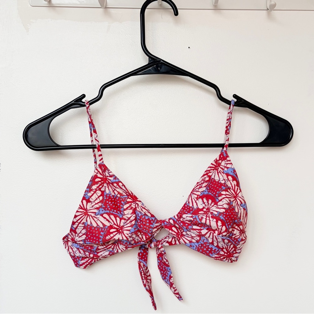 XiRENA Red and Purple Floral Bikini Top